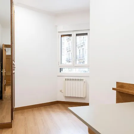 Espacioso Y Bien Equipado Cerca De La Playa Apartmán