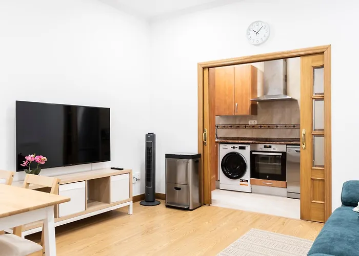 Espacioso Y Bien Equipado Cerca De La Playa Apartmán