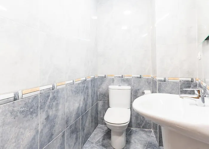 Espacioso Y Bien Equipado Cerca De La Playa Apartmán