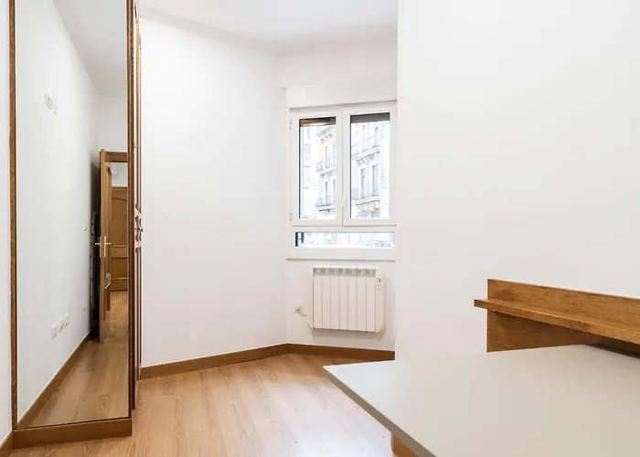 Espacioso Y Bien Equipado Cerca De La Playa Apartmán