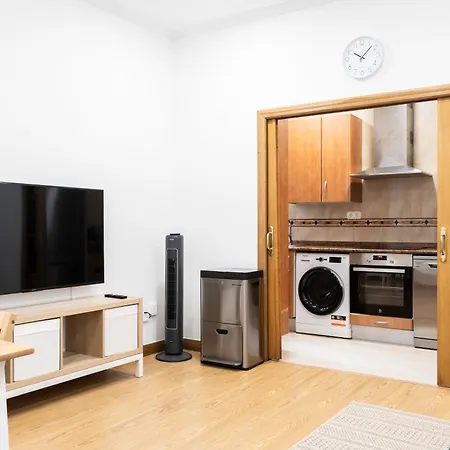 Espacioso Y Bien Equipado Cerca De La Playa Apartmán