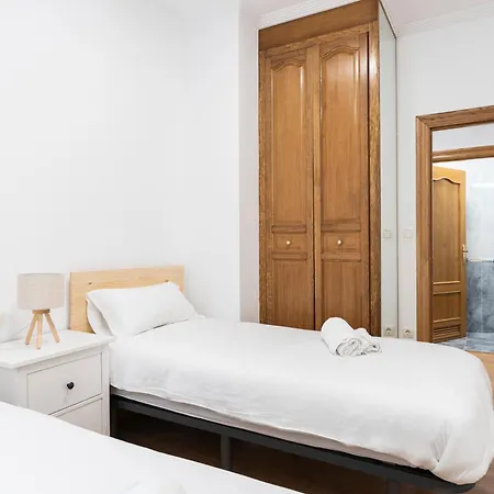 Espacioso Y Bien Equipado Cerca De La Playa Apartmán *