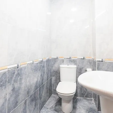 Espacioso Y Bien Equipado Cerca De La Playa Apartmán